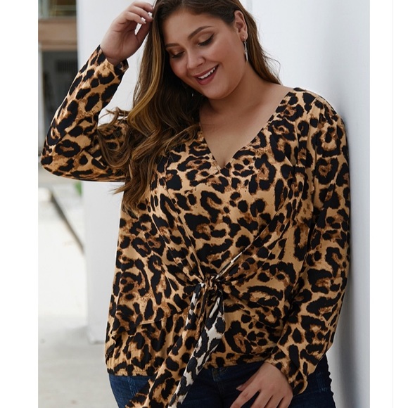 Tops - Leopard Long Sleeve Plus Size Twist *LIQUIDATION*